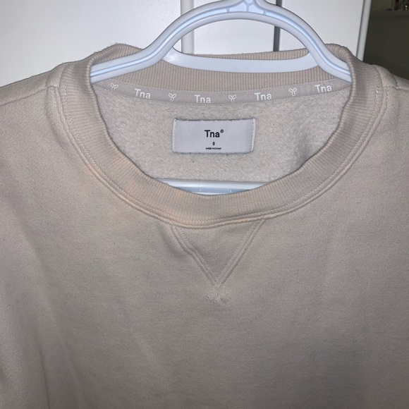 Aritzia crewneck - Picture 4 of 4